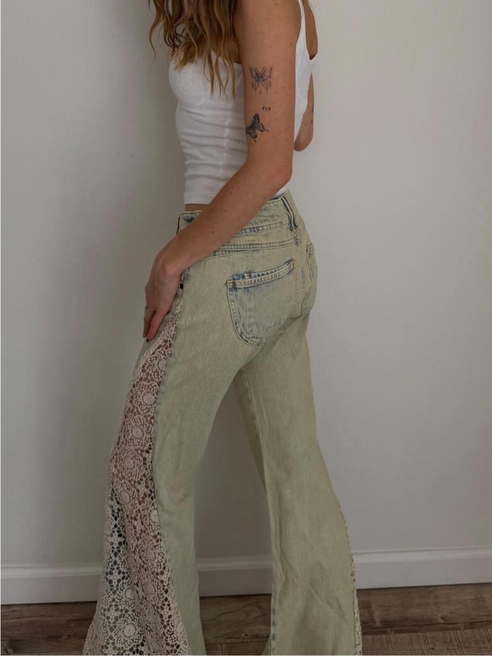 Guess Lace Denim Flare Pants Tinted Light Wash in Natural size 26 - Picture 6 of 6